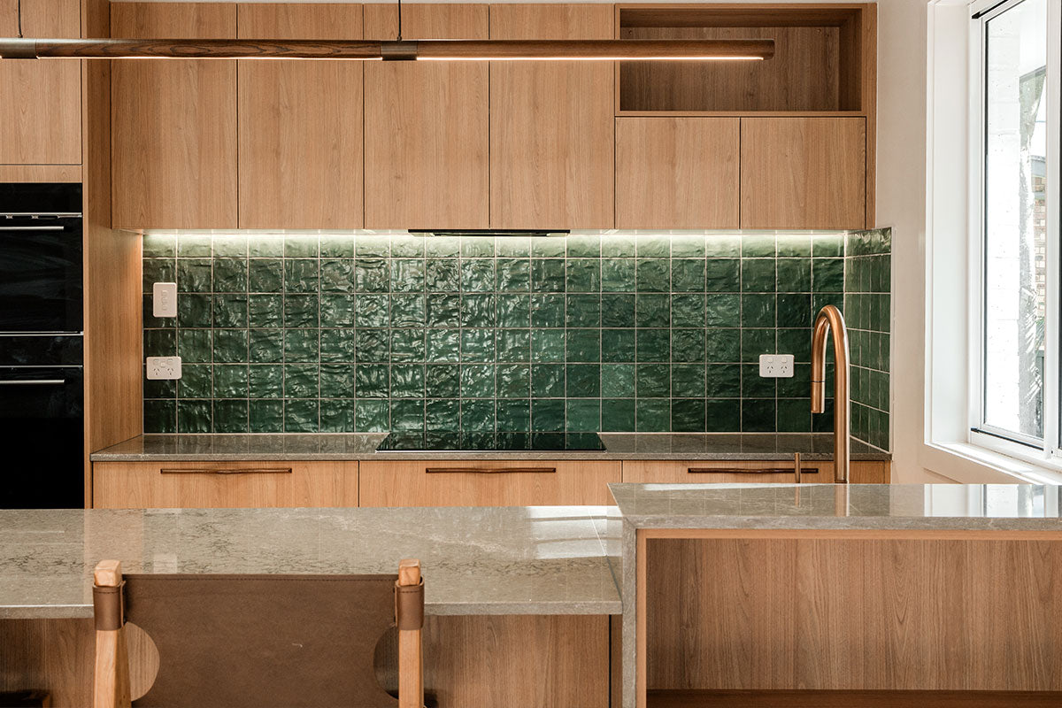 A Mid-Century Kitchen Transformation by Motivating Constructions