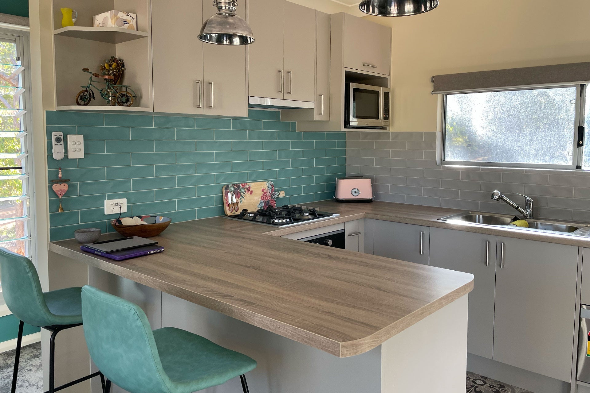 Waroona Project: Creating a Stylish Yet Budget-Friendly Holiday Home